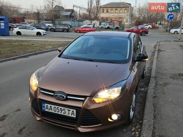 Коричневий Форд Фокус, об'ємом двигуна 1 л та пробігом 179 тис. км за 6400 $, фото 1 на Automoto.ua