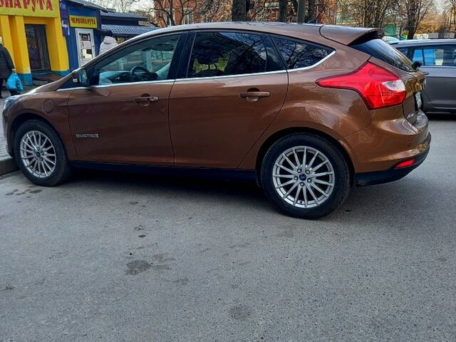 Коричневый Форд Фокус, объемом двигателя 0 л и пробегом 116 тыс. км за 8800 $, фото 1 на Automoto.ua