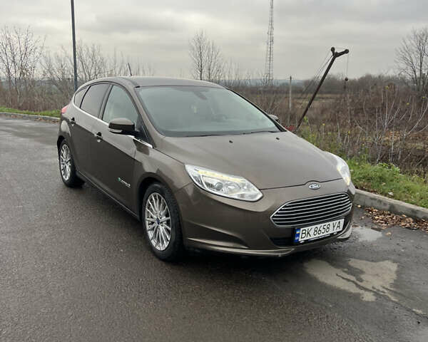 Коричневий Форд Фокус, об'ємом двигуна 0 л та пробігом 113 тис. км за 8499 $, фото 1 на Automoto.ua