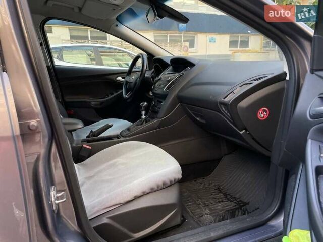 Форд Фокус 2015 у Києві на Automoto.ua Коричневий Форд Фокус, об'ємом двигуна 1 л та пробігом 183 тис. км за 7200 $, фото 1 на Automoto.ua