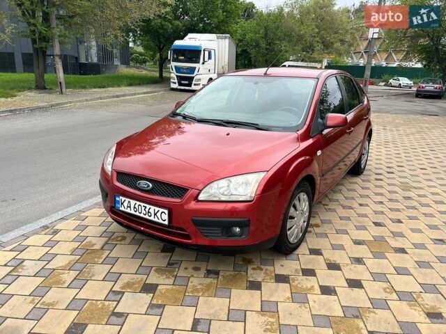 Червоний Форд Фокус, об'ємом двигуна 1.6 л та пробігом 228 тис. км за 3500 $, фото 1 на Automoto.ua