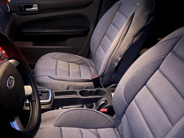 Красный Форд Фокус, объемом двигателя 0 л и пробегом 227 тыс. км за 5100 $, фото 1 на Automoto.ua