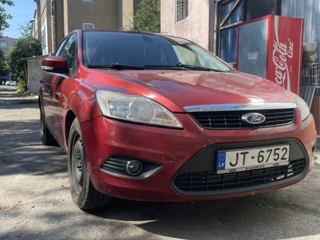 Красный Форд Фокус, объемом двигателя 1.6 л и пробегом 337 тыс. км за 3200 $, фото 1 на Automoto.ua