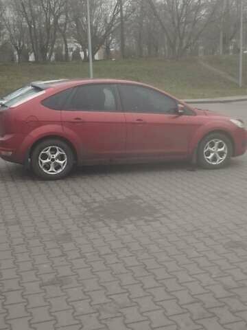 Красный Форд Фокус, объемом двигателя 1.6 л и пробегом 252 тыс. км за 5000 $, фото 1 на Automoto.ua