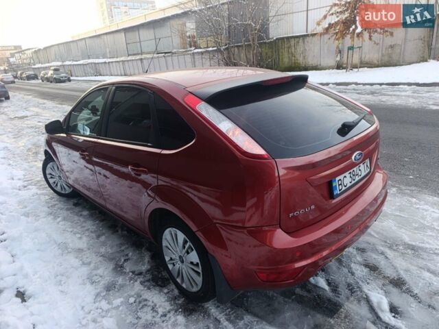 Красный Форд Фокус, объемом двигателя 1.8 л и пробегом 220 тыс. км за 5000 $, фото 1 на Automoto.ua