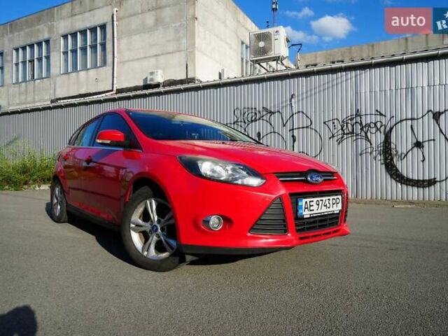 Красный Форд Фокус, объемом двигателя 1.6 л и пробегом 133 тыс. км за 8500 $, фото 1 на Automoto.ua