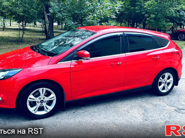 Червоний Форд Фокус, об'ємом двигуна 1.6 л та пробігом 150 тис. км за 7900 $, фото 1 на Automoto.ua