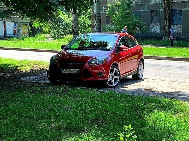 Красный Форд Фокус, объемом двигателя 2 л и пробегом 135 тыс. км за 7000 $, фото 1 на Automoto.ua