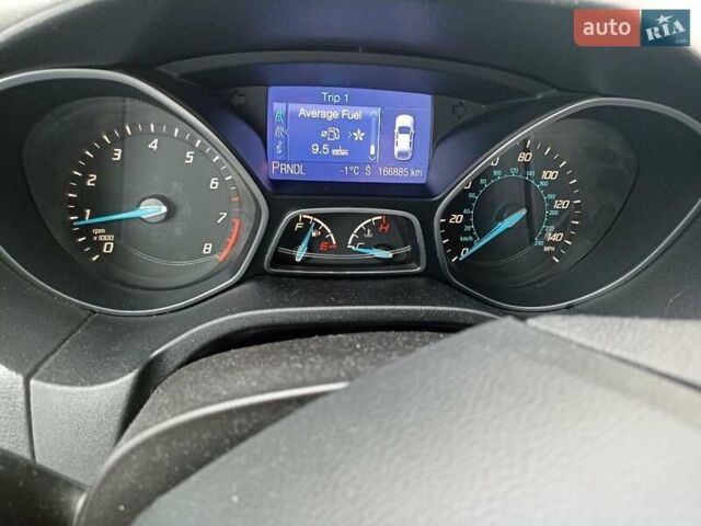 Червоний Форд Фокус, об'ємом двигуна 2 л та пробігом 167 тис. км за 8900 $, фото 1 на Automoto.ua