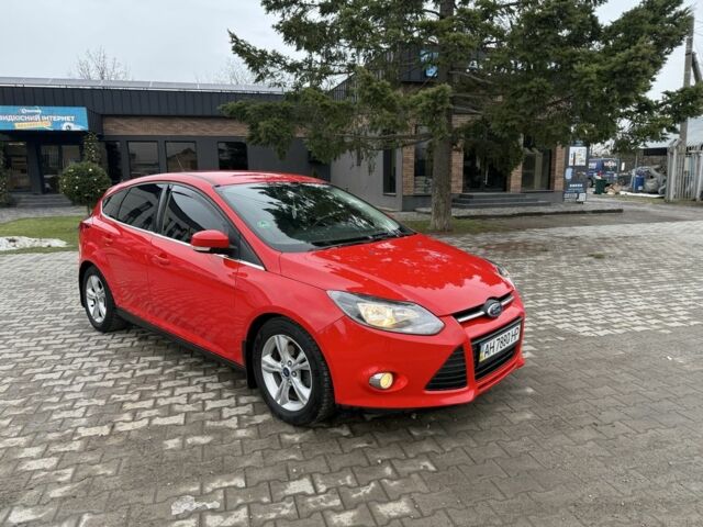 Красный Форд Фокус, объемом двигателя 1 л и пробегом 204 тыс. км за 5500 $, фото 1 на Automoto.ua