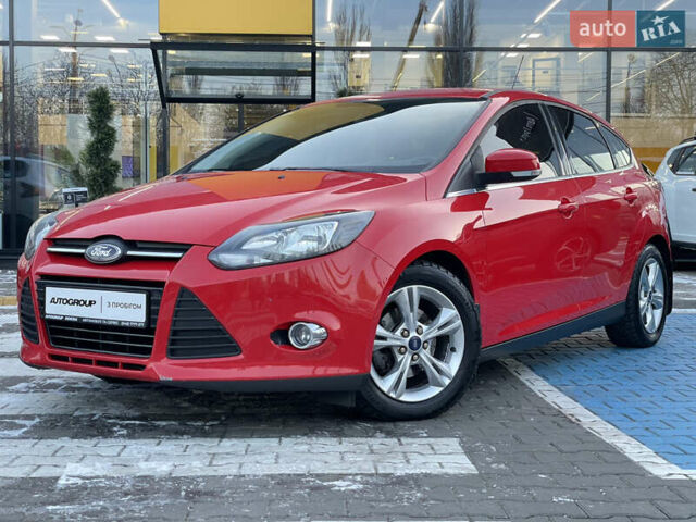Красный Форд Фокус, объемом двигателя 1 л и пробегом 144 тыс. км за 6999 $, фото 1 на Automoto.ua