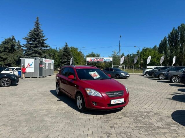 Красный Форд Фокус, объемом двигателя 1 л и пробегом 225 тыс. км за 6100 $, фото 1 на Automoto.ua