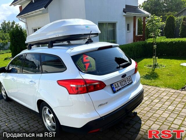 Красный Форд Фокус, объемом двигателя 1 л и пробегом 209 тыс. км за 6500 $, фото 1 на Automoto.ua