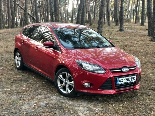 Червоний Форд Фокус, об'ємом двигуна 1 л та пробігом 49 тис. км за 9900 $, фото 1 на Automoto.ua