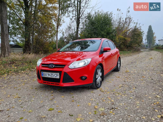 Форд Фокус 2013 в Хмельницком на Automoto.ua Красный Форд Фокус, объемом двигателя 1 л и пробегом 143 тыс. км за 7300 $, фото 1 на Automoto.ua