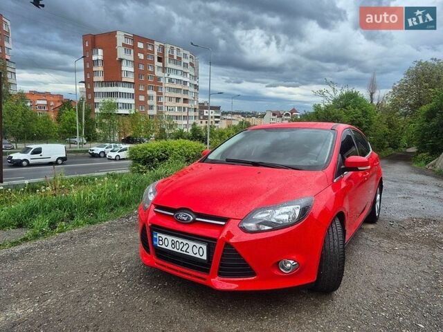 Красный Форд Фокус, объемом двигателя 1.6 л и пробегом 157 тыс. км за 8000 $, фото 1 на Automoto.ua