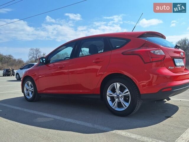 Червоний Форд Фокус, об'ємом двигуна 1 л та пробігом 84 тис. км за 5900 $, фото 1 на Automoto.ua