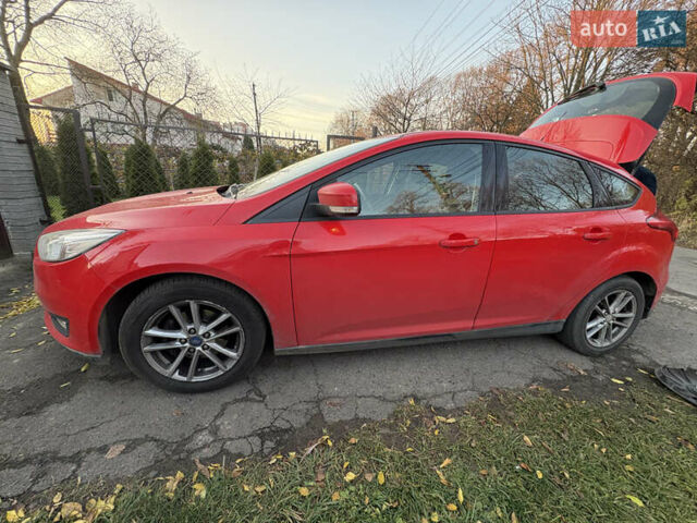 Красный Форд Фокус, объемом двигателя 1 л и пробегом 97 тыс. км за 9300 $, фото 1 на Automoto.ua