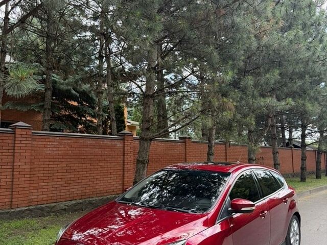Красный Форд Фокус, объемом двигателя 2 л и пробегом 85 тыс. км за 8399 $, фото 1 на Automoto.ua