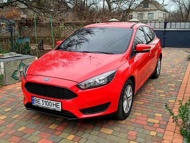 Красный Форд Фокус, объемом двигателя 2 л и пробегом 157 тыс. км за 8777 $, фото 1 на Automoto.ua