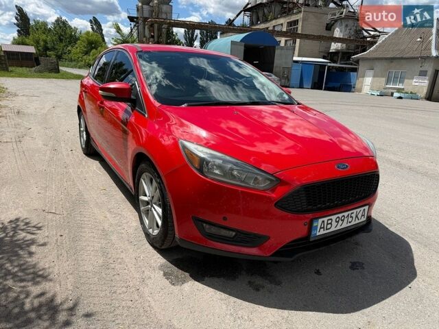 Красный Форд Фокус, объемом двигателя 2 л и пробегом 192 тыс. км за 8800 $, фото 1 на Automoto.ua