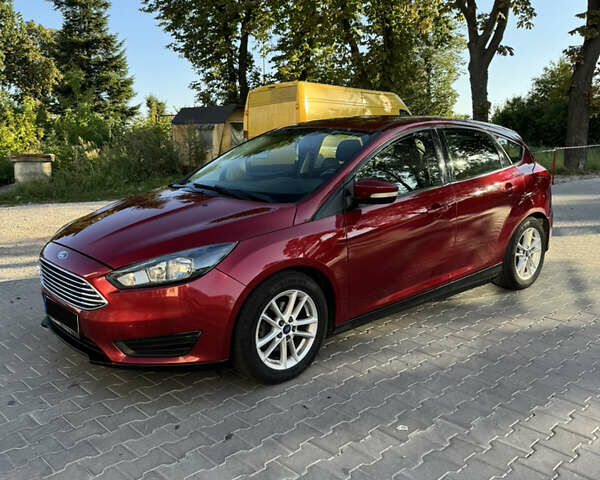 Красный Форд Фокус, объемом двигателя 2 л и пробегом 258 тыс. км за 6500 $, фото 1 на Automoto.ua