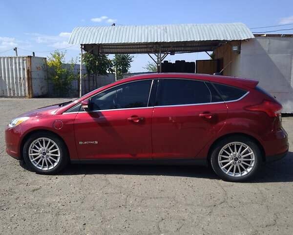 Червоний Форд Фокус, об'ємом двигуна 0 л та пробігом 70 тис. км за 7400 $, фото 1 на Automoto.ua