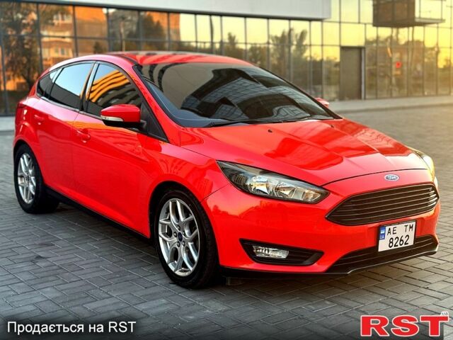 Форд Фокус 2015 у Дніпро (Дніпропетровську) на Automoto.ua Червоний Форд Фокус, об'ємом двигуна 2 л та пробігом 102 тис. км за 8500 $, фото 1 на Automoto.ua