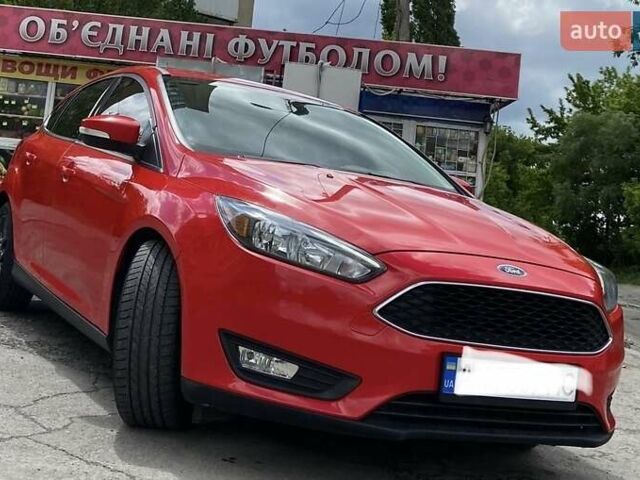 Красный Форд Фокус, объемом двигателя 2 л и пробегом 128 тыс. км за 9200 $, фото 1 на Automoto.ua