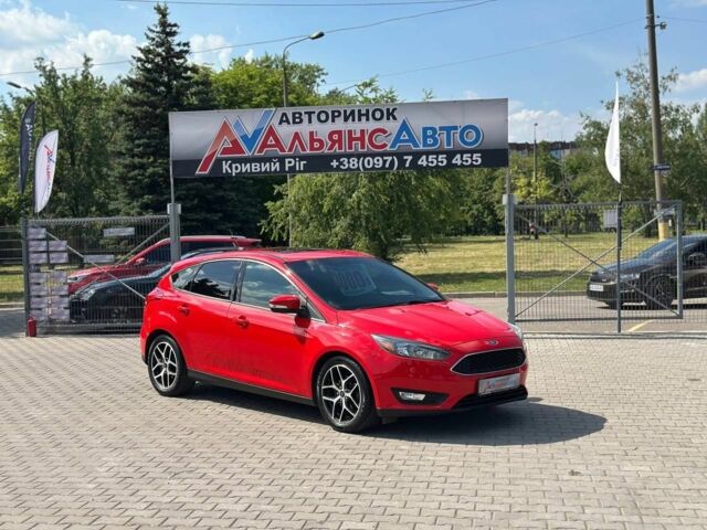 Красный Форд Фокус, объемом двигателя 2 л и пробегом 115 тыс. км за 9400 $, фото 1 на Automoto.ua