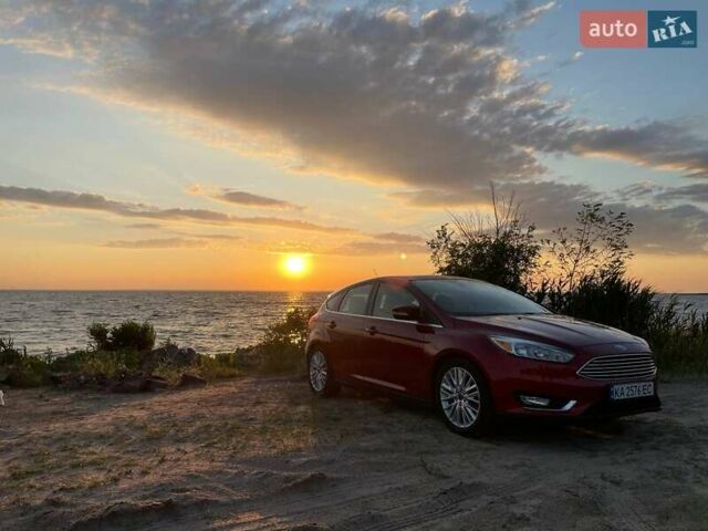 Красный Форд Фокус, объемом двигателя 2 л и пробегом 115 тыс. км за 11950 $, фото 1 на Automoto.ua