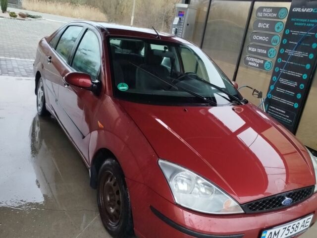 Красный Форд Фокус, объемом двигателя 1.6 л и пробегом 300 тыс. км за 2500 $, фото 1 на Automoto.ua