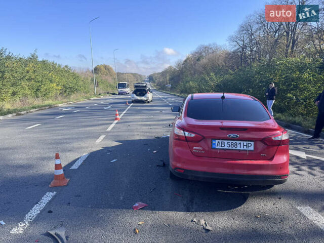 Червоний Форд Фокус, об'ємом двигуна 2 л та пробігом 220 тис. км за 4000 $, фото 1 на Automoto.ua
