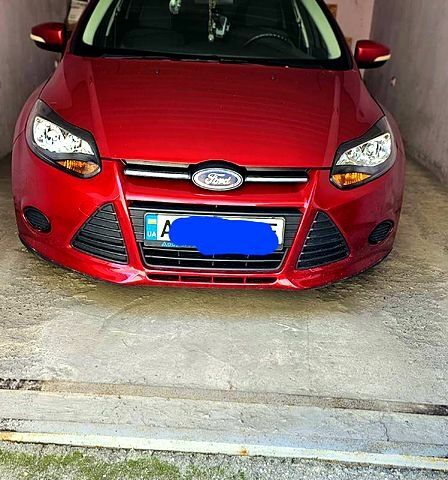 Форд Фокус 2013 у Дніпро (Дніпропетровську) на Automoto.ua Червоний Форд Фокус, об'ємом двигуна 2 л та пробігом 132 тис. км за 9100 $, фото 1 на Automoto.ua