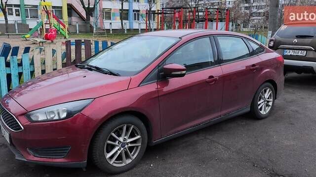 Красный Форд Фокус, объемом двигателя 2 л и пробегом 155 тыс. км за 7200 $, фото 1 на Automoto.ua