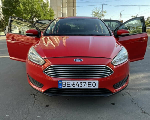 Красный Форд Фокус, объемом двигателя 2 л и пробегом 124 тыс. км за 7800 $, фото 1 на Automoto.ua