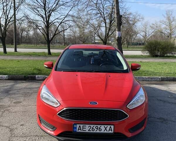 Червоний Форд Фокус, об'ємом двигуна 2 л та пробігом 107 тис. км за 10000 $, фото 1 на Automoto.ua