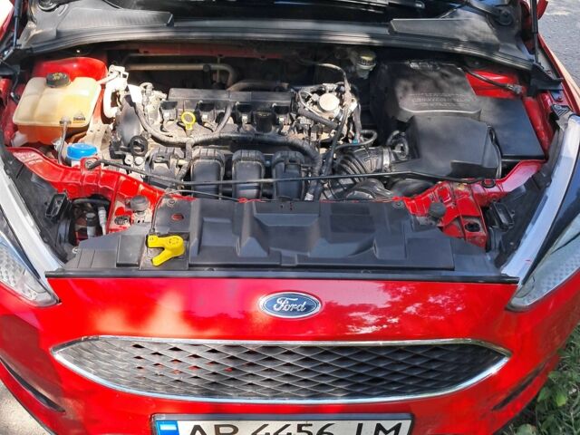 Красный Форд Фокус, объемом двигателя 2 л и пробегом 145 тыс. км за 8999 $, фото 1 на Automoto.ua
