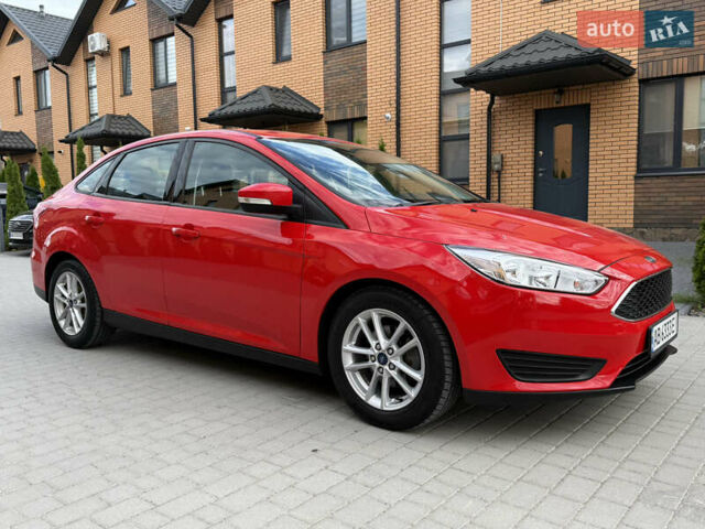 Червоний Форд Фокус, об'ємом двигуна 2 л та пробігом 145 тис. км за 8300 $, фото 1 на Automoto.ua