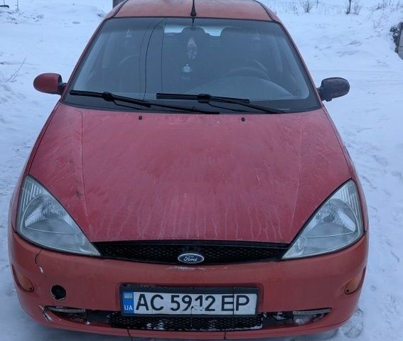 Красный Форд Фокус, объемом двигателя 1.8 л и пробегом 400 тыс. км за 1977 $, фото 1 на Automoto.ua