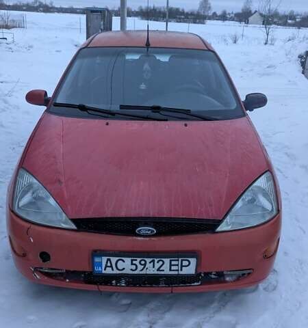 Красный Форд Фокус, объемом двигателя 1.8 л и пробегом 400 тыс. км за 1975 $, фото 1 на Automoto.ua