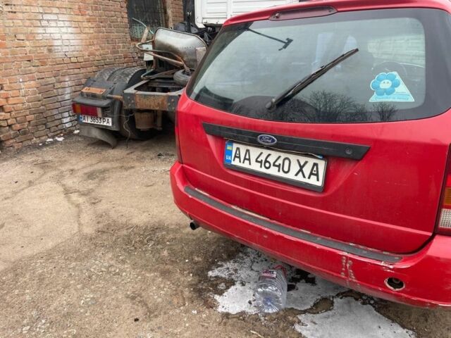 Красный Форд Фокус, объемом двигателя 1.6 л и пробегом 354 тыс. км за 1600 $, фото 1 на Automoto.ua