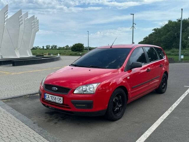 Красный Форд Фокус, объемом двигателя 1.6 л и пробегом 305 тыс. км за 3800 $, фото 1 на Automoto.ua