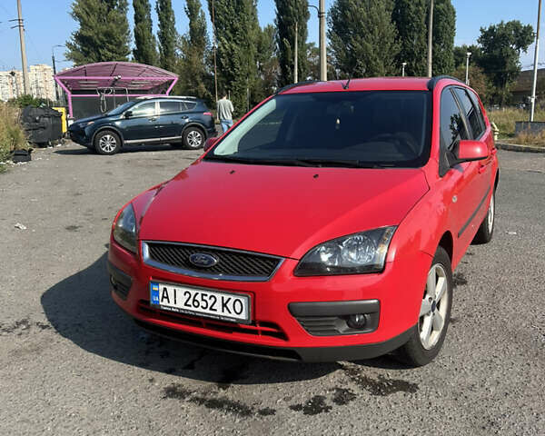 Красный Форд Фокус, объемом двигателя 1.6 л и пробегом 264 тыс. км за 4900 $, фото 1 на Automoto.ua