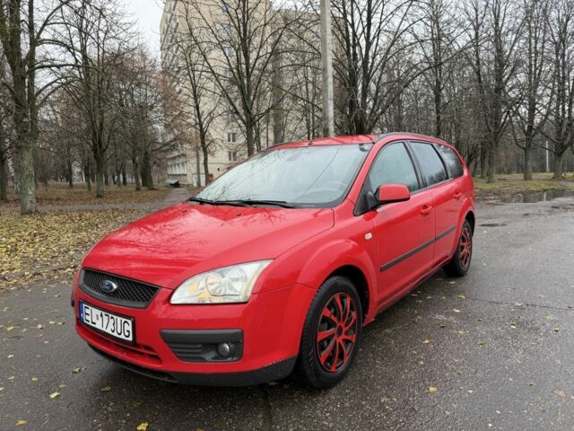 Красный Форд Фокус, объемом двигателя 1.6 л и пробегом 350 тыс. км за 2350 $, фото 1 на Automoto.ua