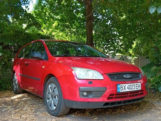 Красный Форд Фокус, объемом двигателя 1.8 л и пробегом 324 тыс. км за 4500 $, фото 1 на Automoto.ua