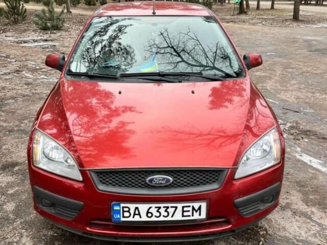 Красный Форд Фокус, объемом двигателя 1.6 л и пробегом 235 тыс. км за 5200 $, фото 1 на Automoto.ua