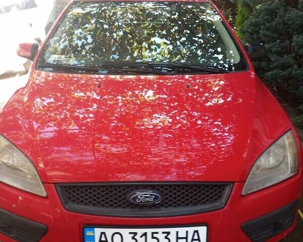 Красный Форд Фокус, объемом двигателя 1.39 л и пробегом 212 тыс. км за 3200 $, фото 1 на Automoto.ua