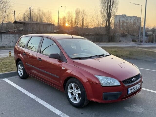 Червоний Форд Фокус, об'ємом двигуна 1.4 л та пробігом 260 тис. км за 3600 $, фото 1 на Automoto.ua