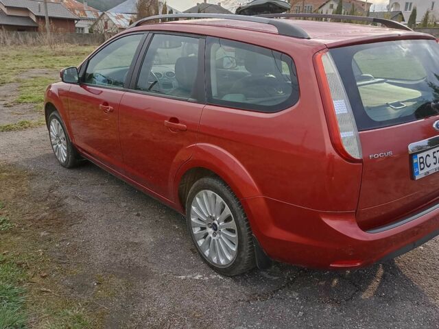 Красный Форд Фокус, объемом двигателя 1.6 л и пробегом 225 тыс. км за 6200 $, фото 1 на Automoto.ua